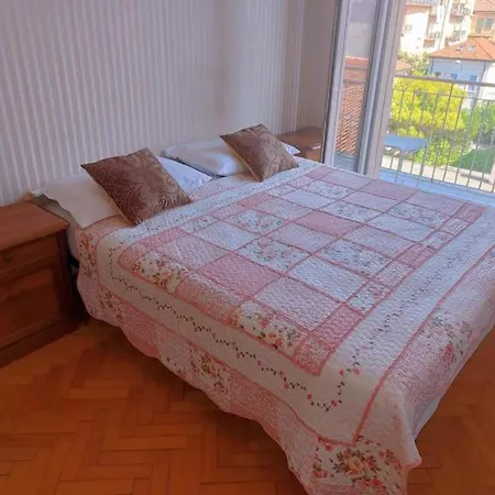 Apartament Linda's Apparment *